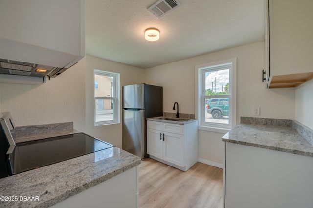 259 Jefferson St Apt 1, Daytona Beach, FL 32114