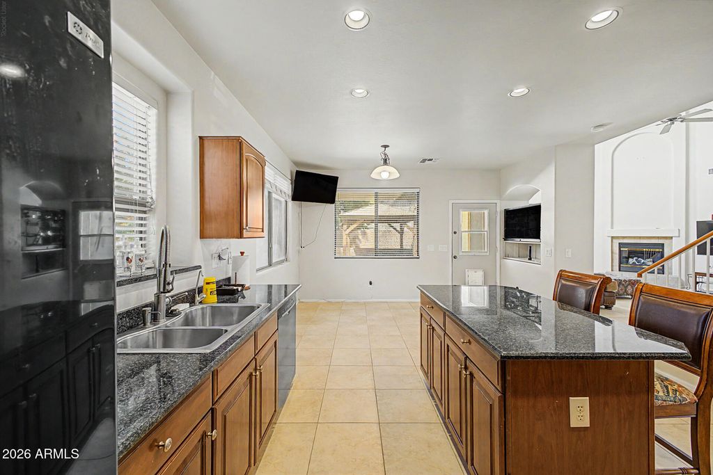 946 W GASCON Road, San Tan Valley, AZ 85143 — photo 4