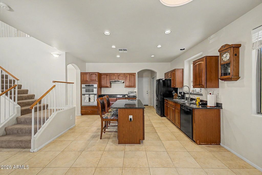 946 W GASCON Road, San Tan Valley, AZ 85143 — photo 5