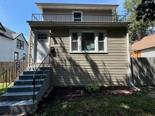 906 S 10th Avenue, Maywood, IL 60153