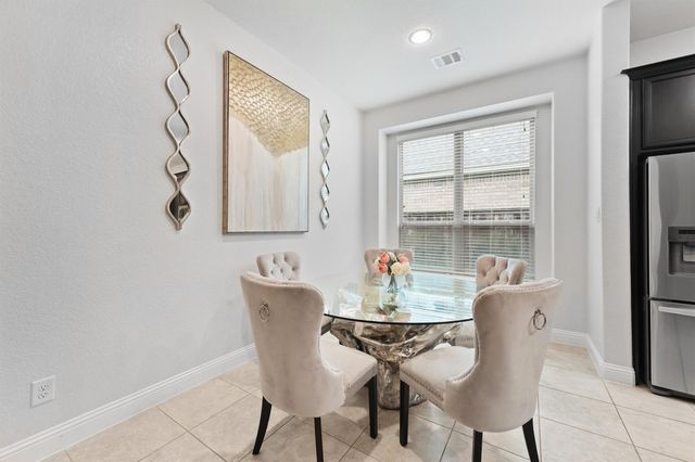 6 Inland Prairie Drive, Tomball, TX 77375