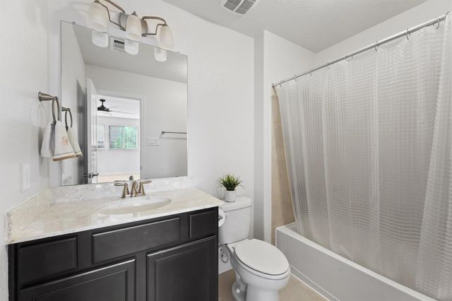 6 Inland Prairie Drive, Tomball, TX 77375