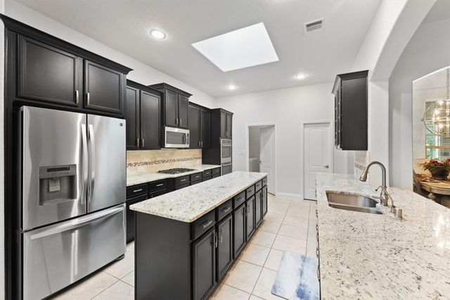 6 Inland Prairie Drive, Tomball, TX 77375