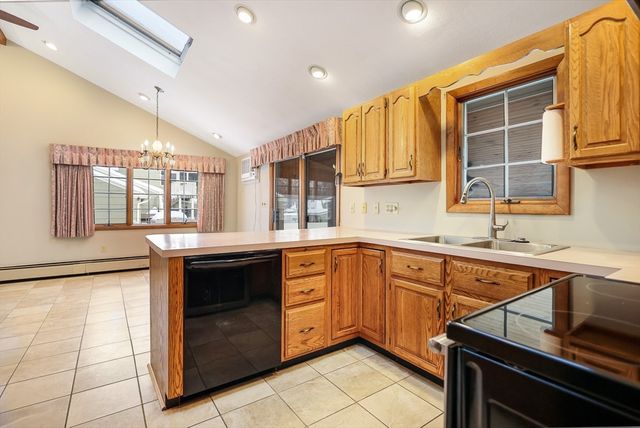 8 Cole Street, Salem, NH 03079