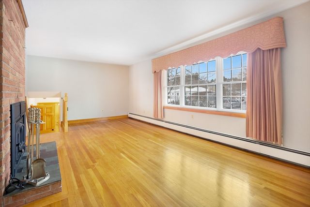 8 Cole Street, Salem, NH 03079