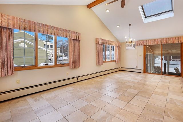 8 Cole Street, Salem, NH 03079