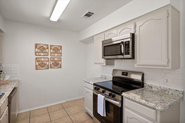 8036 Berrybrook Drive, Watauga, TX 76148