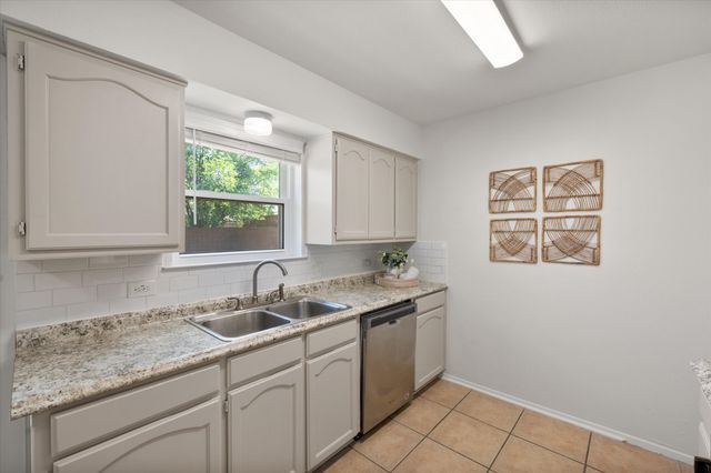 8036 Berrybrook Drive, Watauga, TX 76148