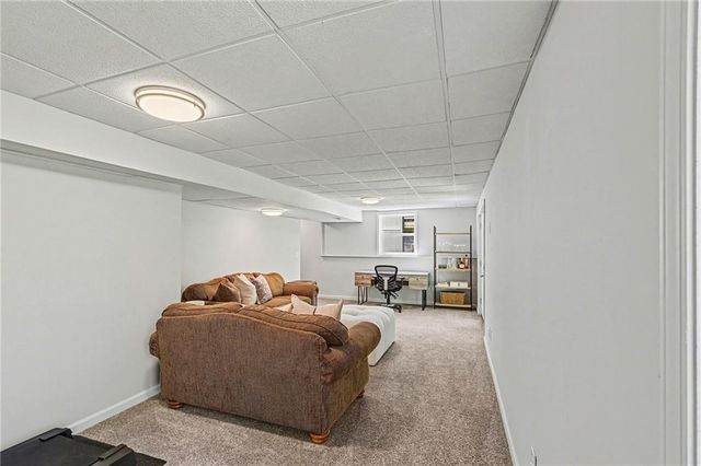 6330 N Bedford Avenue, Kansas City, MO 64151