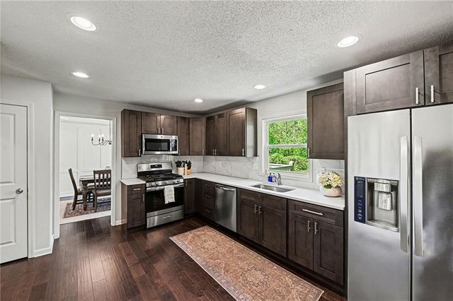 6330 N Bedford Avenue, Kansas City, MO 64151