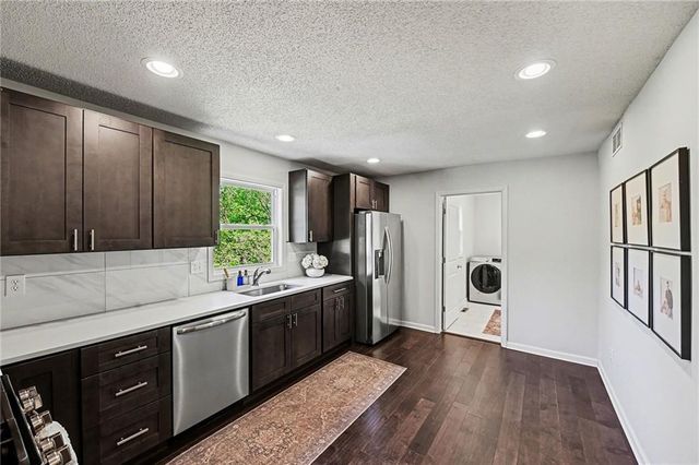 6330 N Bedford Avenue, Kansas City, MO 64151