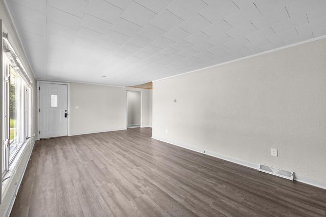 405 1st Ave NW, Mohall, ND 58761