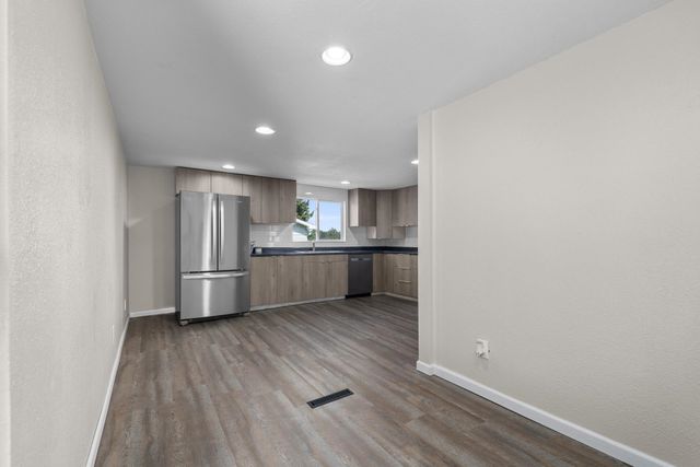 405 1st Ave NW, Mohall, ND 58761