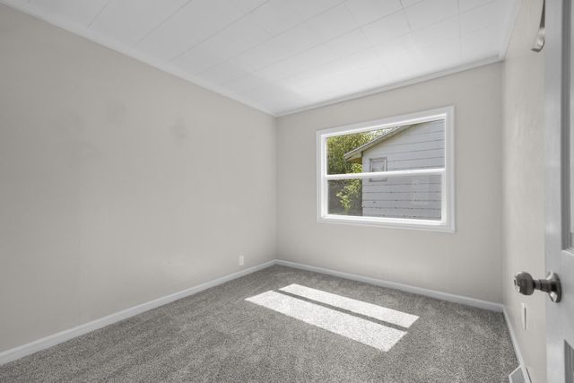 405 1st Ave NW, Mohall, ND 58761