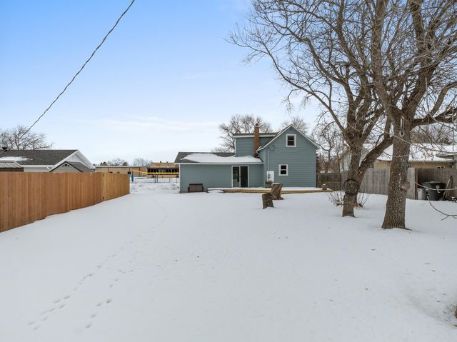 405 1st Ave NW, Mohall, ND 58761