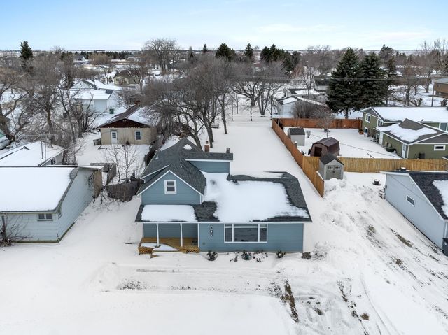 405 1st Ave NW, Mohall, ND 58761