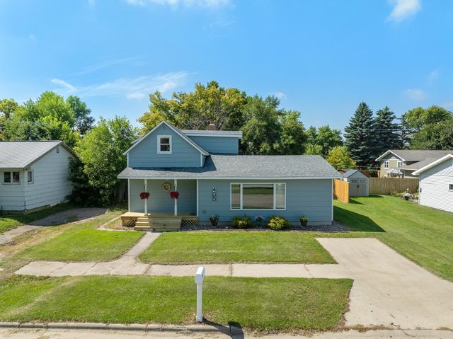 405 1st Ave NW, Mohall, ND 58761