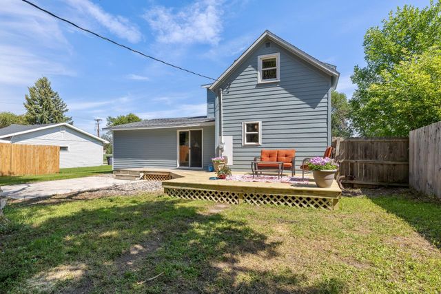 405 1st Ave NW, Mohall, ND 58761