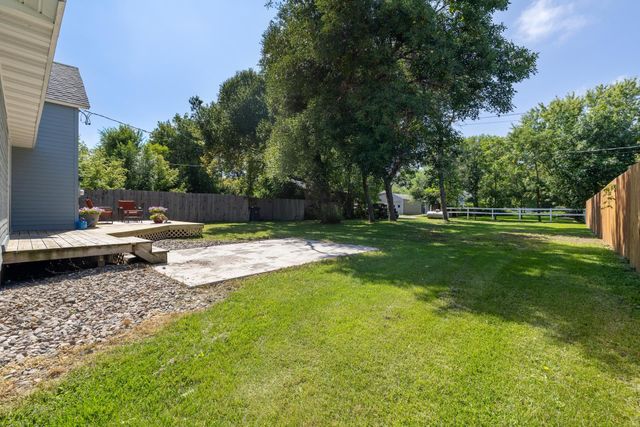 405 1st Ave NW, Mohall, ND 58761