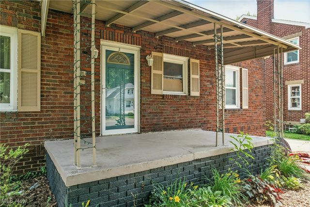 565 12th Street, Campbell, OH 44405