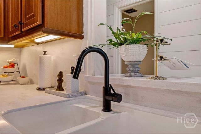 8607 Kent Drive, Savannah, GA 31406