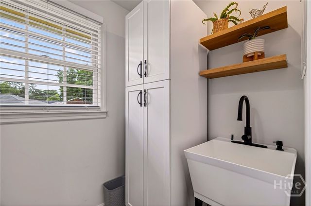 8607 Kent Drive, Savannah, GA 31406