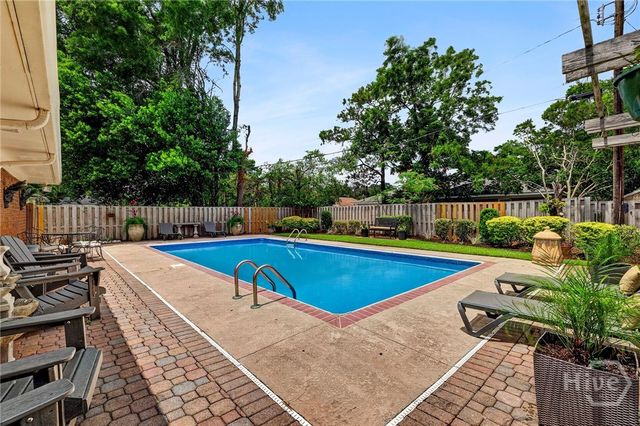 8607 Kent Drive, Savannah, GA 31406