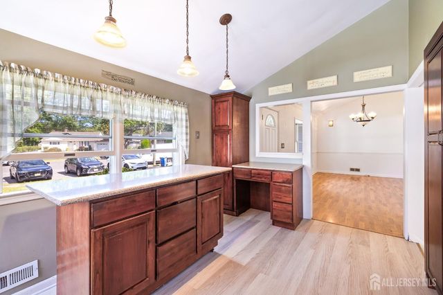 233 Henry Court, North Plainfield, NJ 07060
