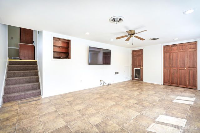 233 Henry Court, North Plainfield, NJ 07060