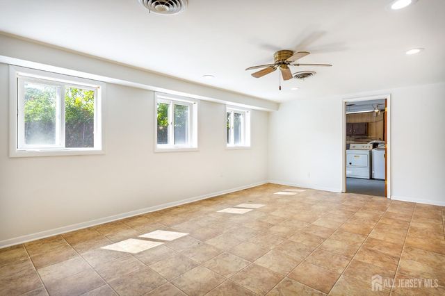 233 Henry Court, North Plainfield, NJ 07060