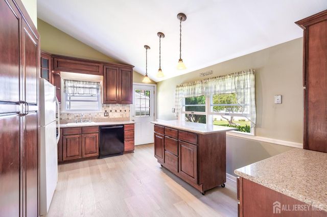 233 Henry Court, North Plainfield, NJ 07060
