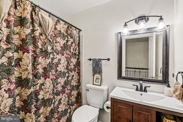 5 KAHL MANOR CT, Perry Hall, MD 21128