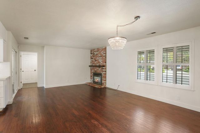 4233 Five Mile Dr, Stockton, CA 95219