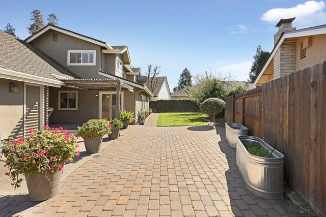 4233 Five Mile Dr, Stockton, CA 95219