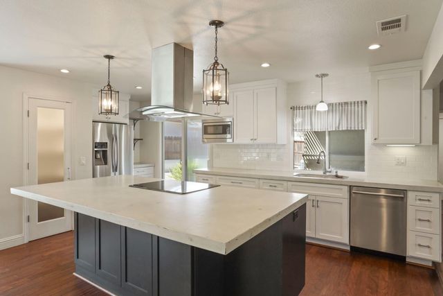 4233 Five Mile Dr, Stockton, CA 95219