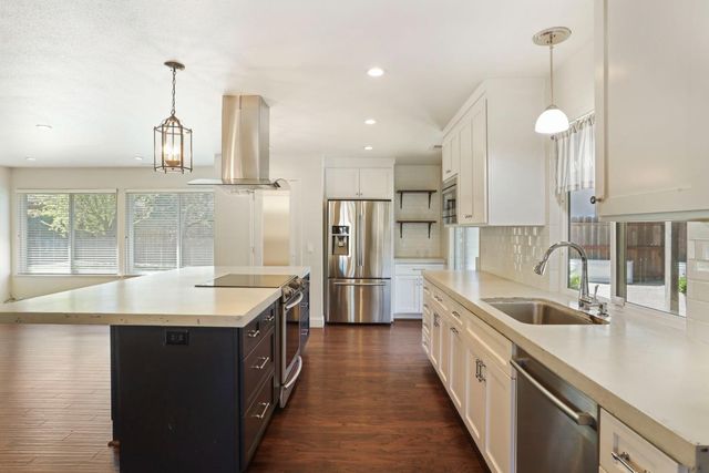 4233 Five Mile Dr, Stockton, CA 95219