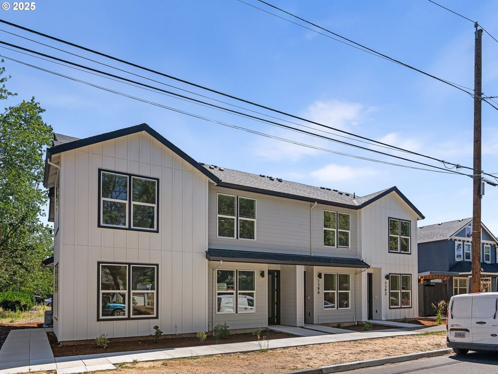 7196 Se Woodward St 3, Portland, OR 97206