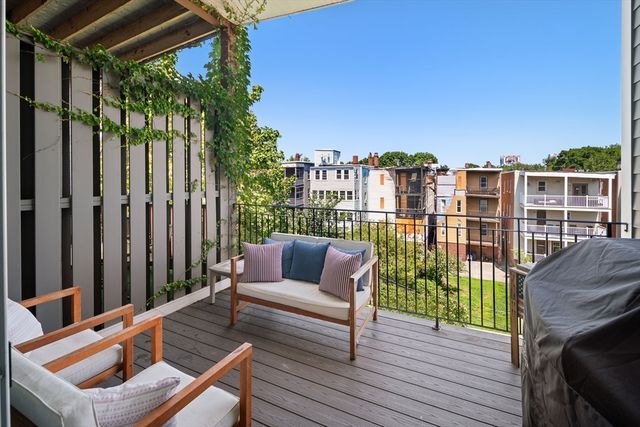 854 E Broadway St 3, Boston, MA 02127