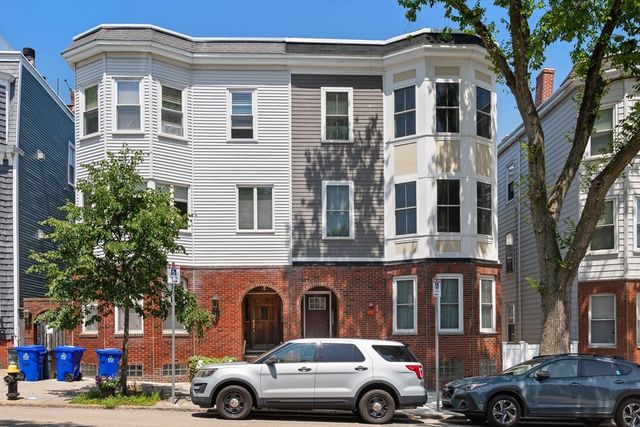 854 E Broadway St 3, Boston, MA 02127