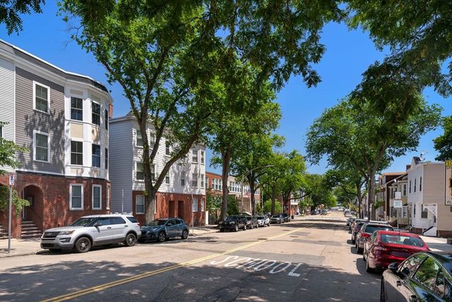 854 E Broadway St 3, Boston, MA 02127