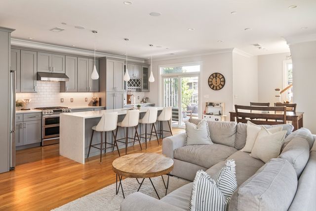 854 E Broadway St 3, Boston, MA 02127