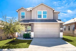 109 Hogans Alley, Floresville, TX 78114