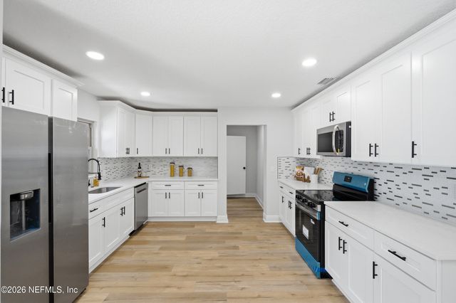 962 GROVE PARK Drive E, Orange Park, FL 32073