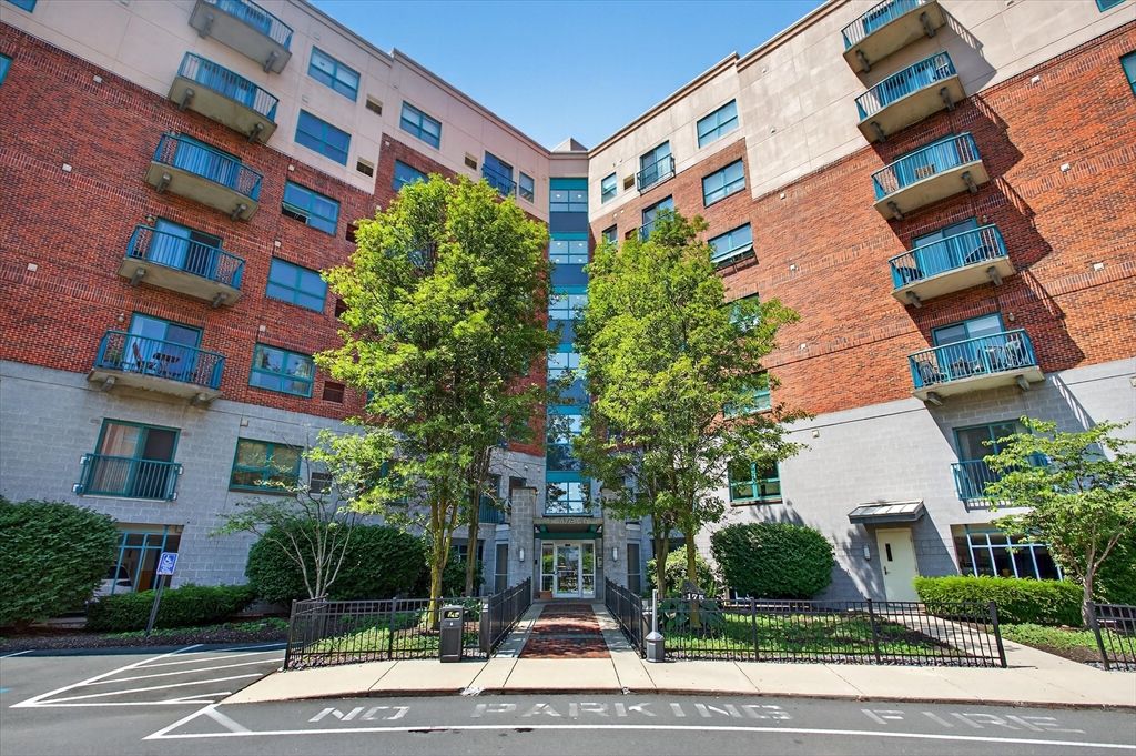 175 Cottage 312, Chelsea, MA 02150