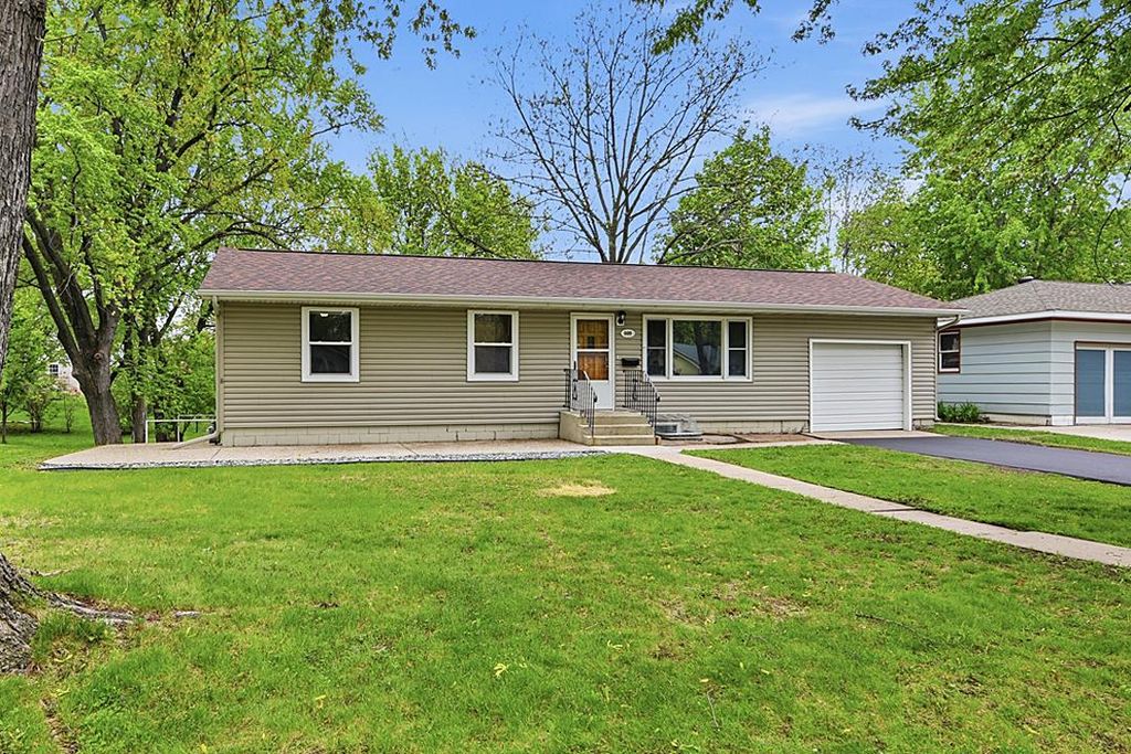 609 4th Avenue N, Sauk Rapids, MN 56379
