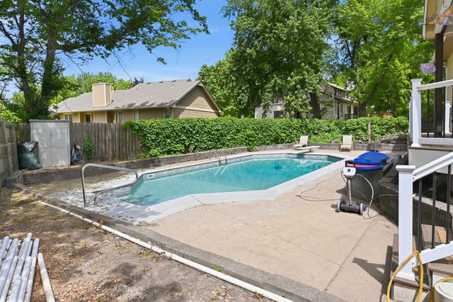 519 S Partridge Ln, Derby, KS 67037
