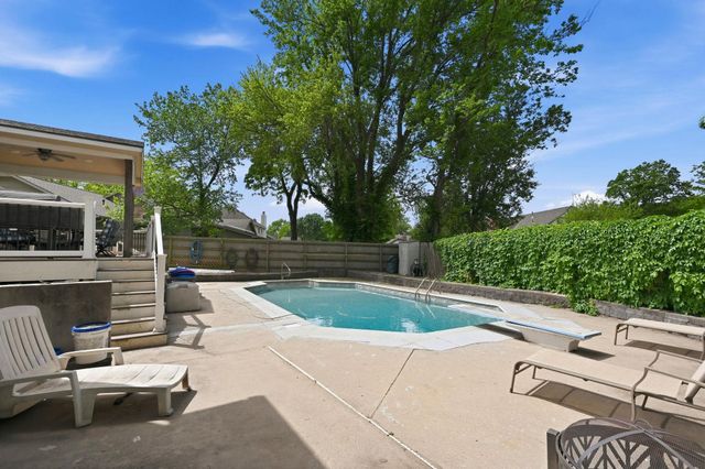 519 S Partridge Ln, Derby, KS 67037