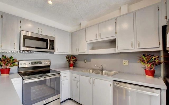 3103 Spanish dr 2A, Delray Beach, FL 33445