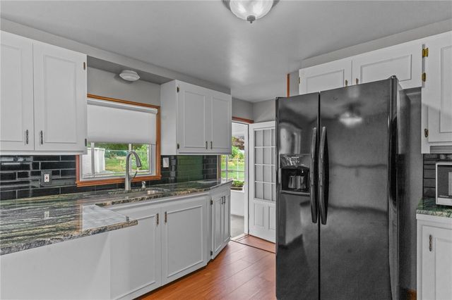 11 Red Robin Road, Cranston, RI 02920