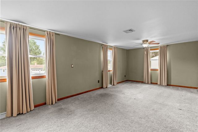 11 Red Robin Road, Cranston, RI 02920